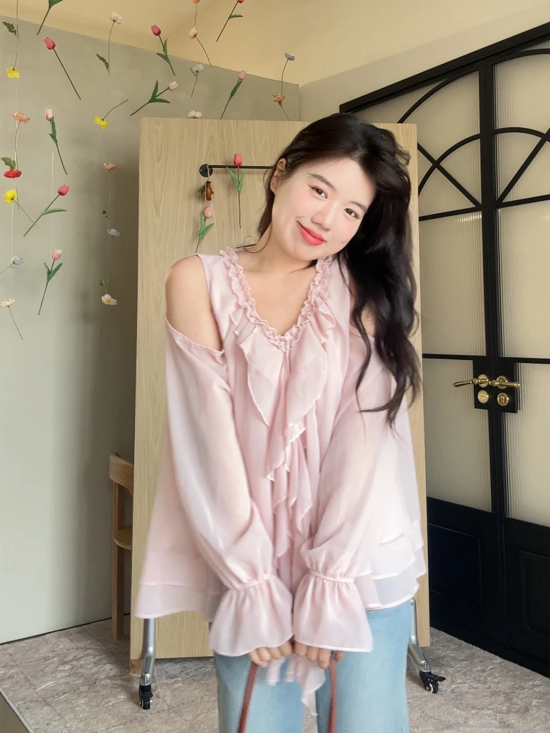 

Мягкий модный топ Mimi большого размера с длинными рукавами, открытыми плечами и асимметричным подолом для полных девушек, летний, из полиэфирного волокна