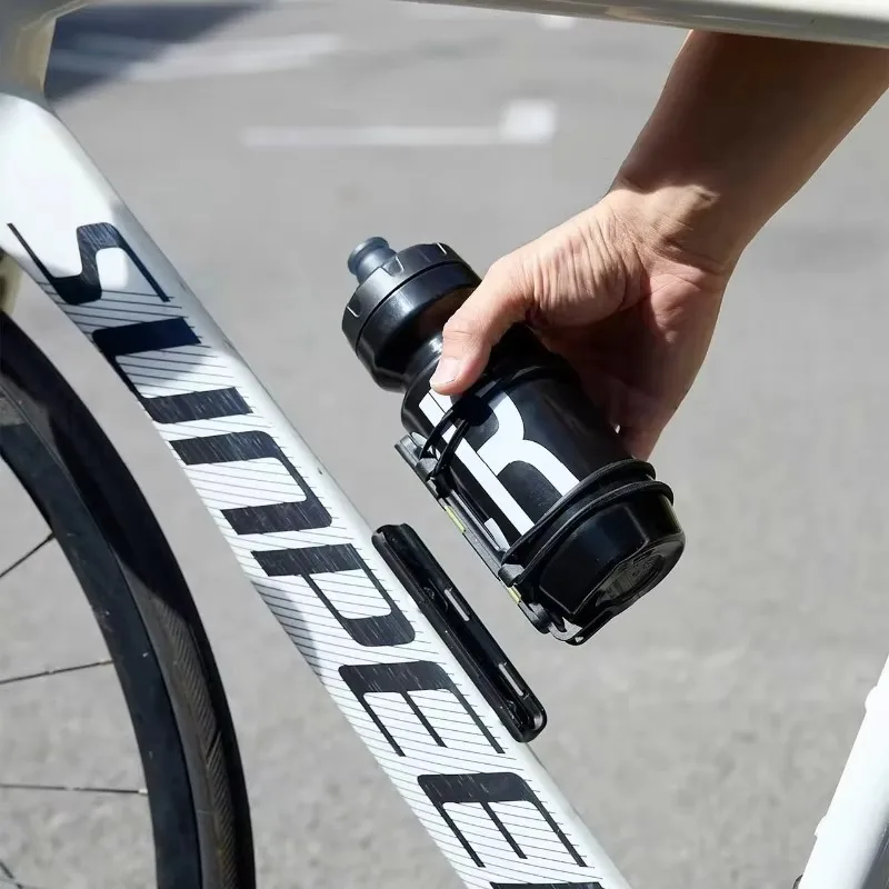 Magnetic Quick-Release Bike Bottle Holder with Vibration-free Hold   Universal Water Bottle Stand(bottle Not Included)
