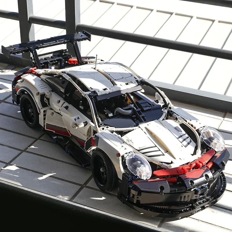 ตัวต่อรถแข่งสุดเท่ 1580 ชิ้น รุ่น RSR รถสปอร์ตย้อนยุค ของเล่นประกอบสำหรับเด็ก