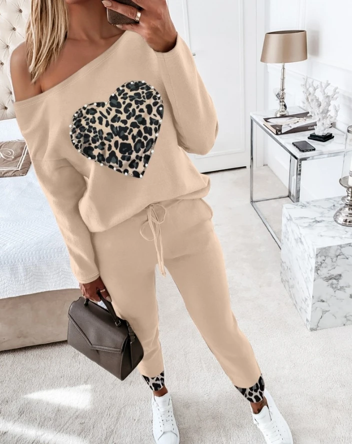 

Women Casual Suit Set Cheetah Heart Print Beaded Cold Shoulder Long Sleeve Sweatshirt Top and Drawstring Slim Cuff Sweatpant Set