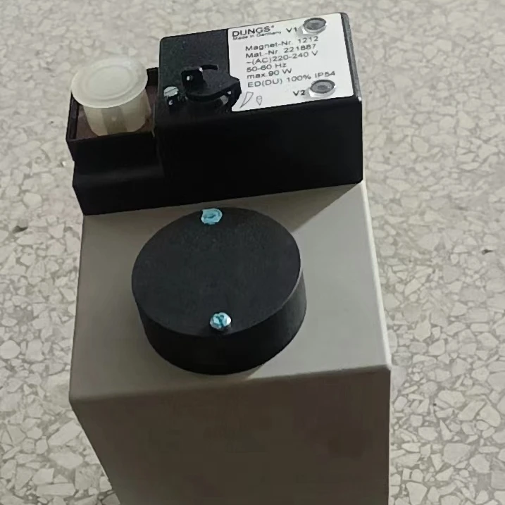 

DUNGS DMV-D520/11 Solenoid Valve ,Valve ,burner Spare Parts ,Switch