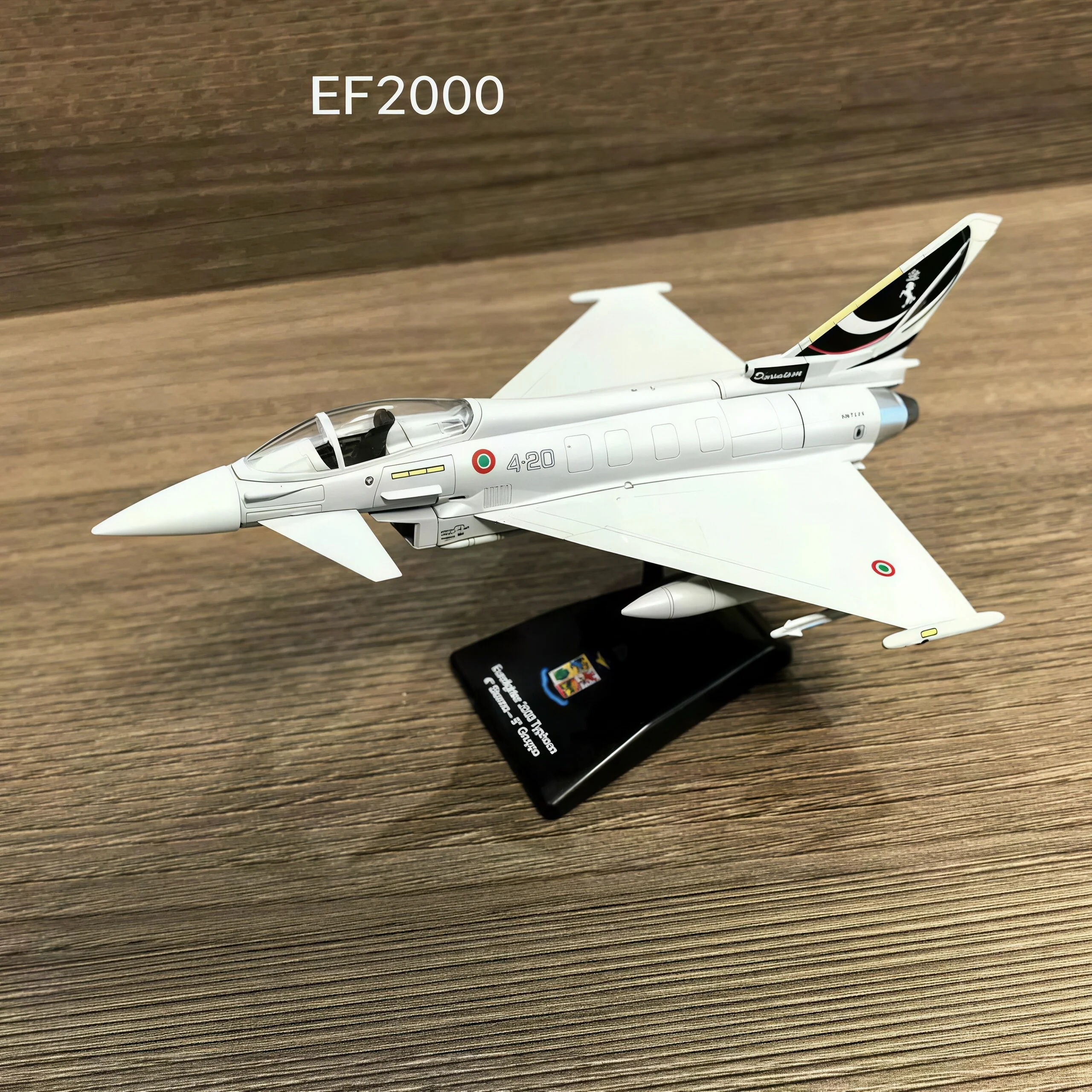 1:100 Scale Plane Ef2000 Typhoon Fighter Jet Airplane Diecast Alloy Simulation Alloy Aircraft Model Finished Collectible Ornamen