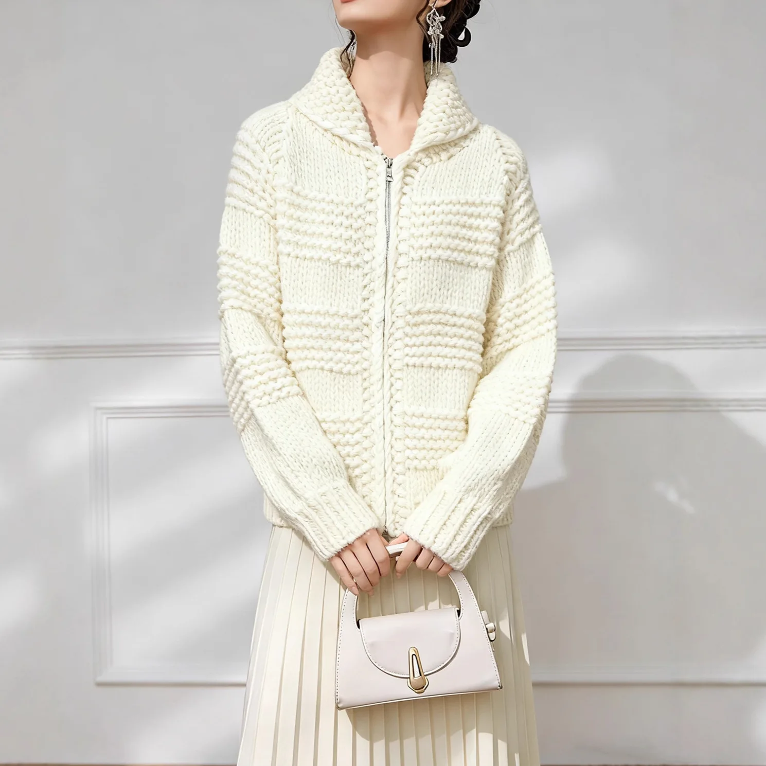 

2025 Autumn/winter New Wavy Pattern Fashionable Versatile Thickened Thick Woolen Zipper Knitted Cardigan Sweater Women's Coat