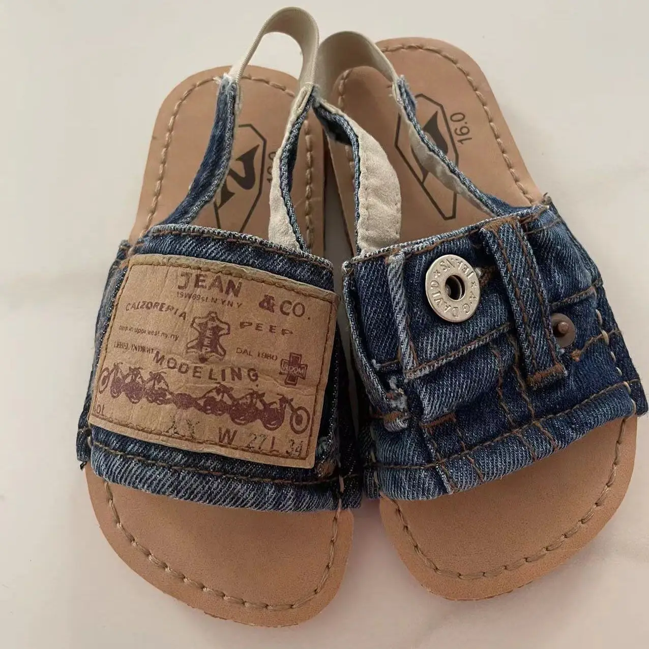 Summer Boys and Girls Sandals 2024 Summer New Oxford Flat Bottom Fashion Denim Upper Anti Slip Comfortable Children's Sandals