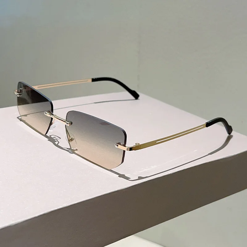 Fashion Rimless Rectangle Sunglasses Men Summer Shades Small Square Sun Glasses Women Traveling Eyewear UV400 Oculos De Sol