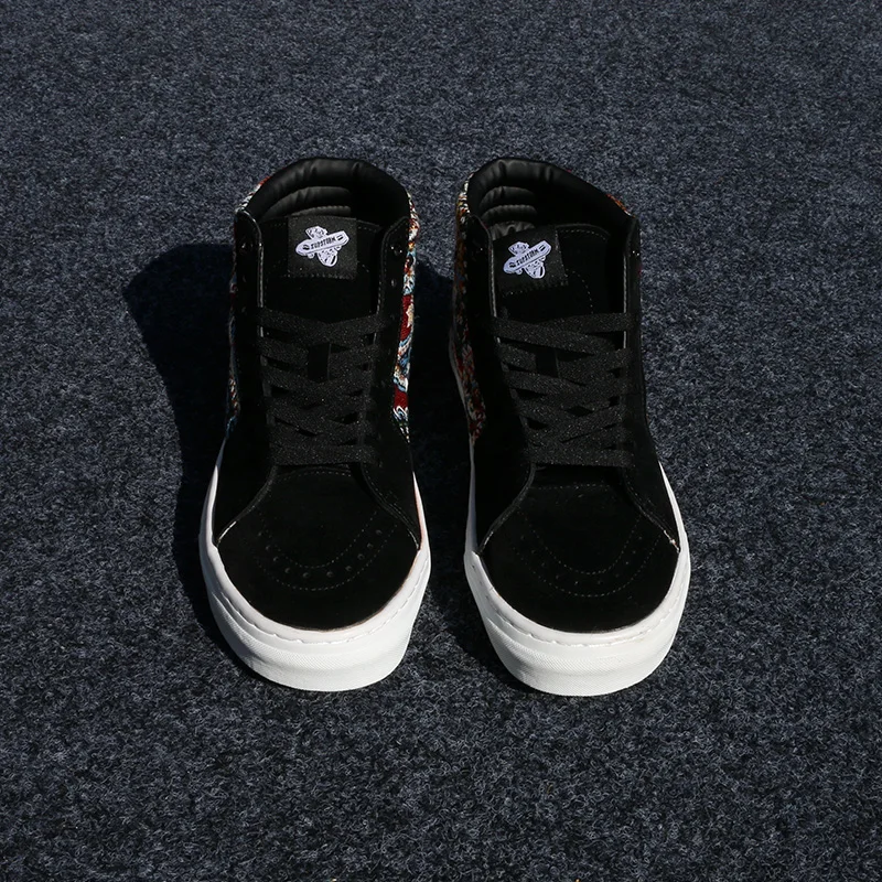 

Autumn and Winter Black Embroidered High-Top Sneakers, Stylish Men's Shoes, Casual Shoes, Versatile High-Top Canvas Shoes