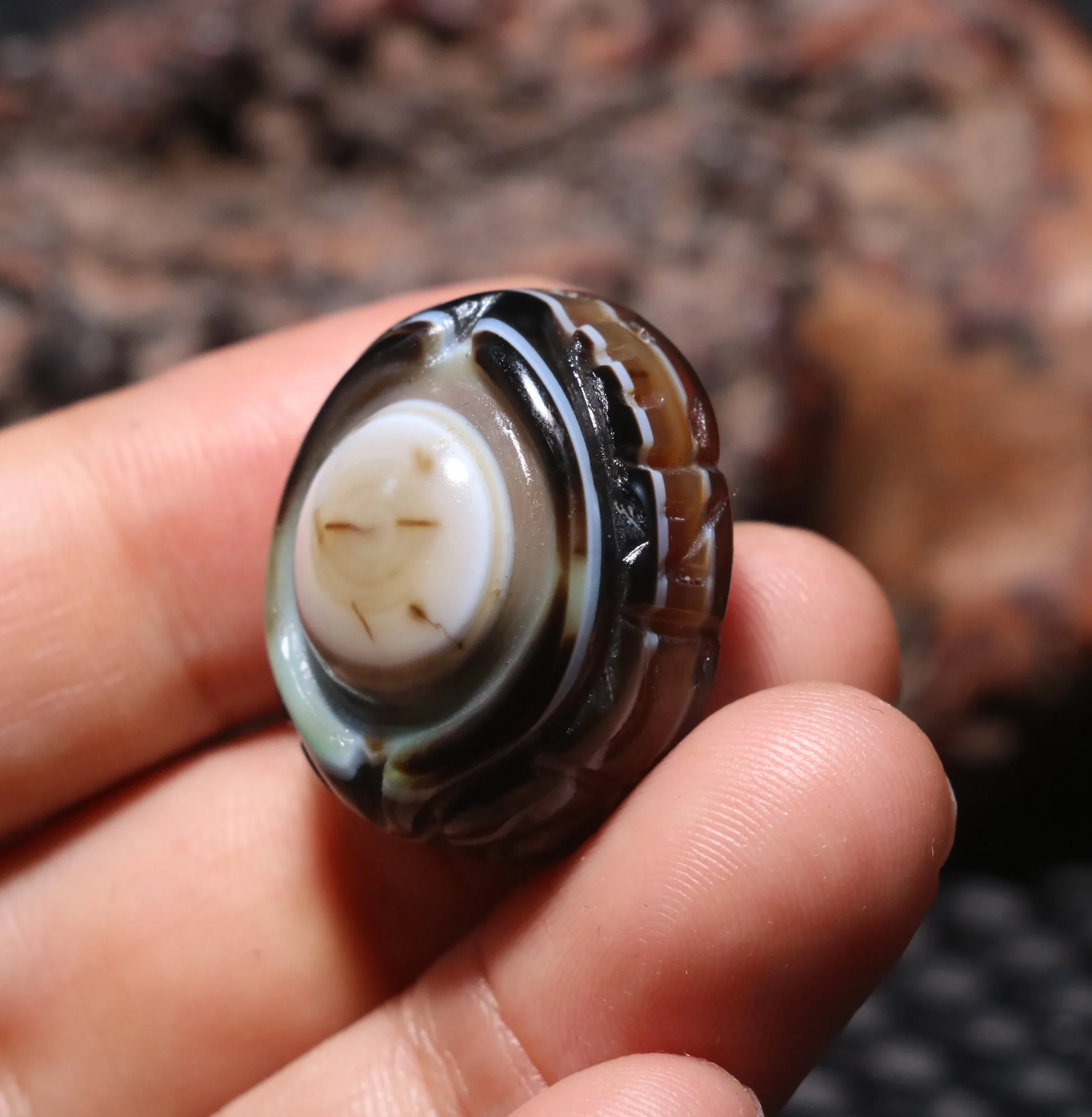 

H1011a Magic Power Tibetan Agate Colorful Scultural Buddha Hand Goat Eye Heaven Eye dZi Bead Pendant 3A Amulet Talisman Treasure