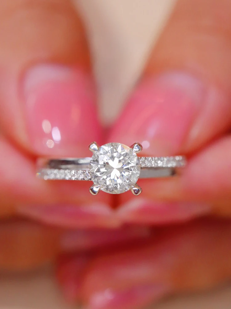 

Женское кольцо из серебра S925 пробы с круглым цирконием