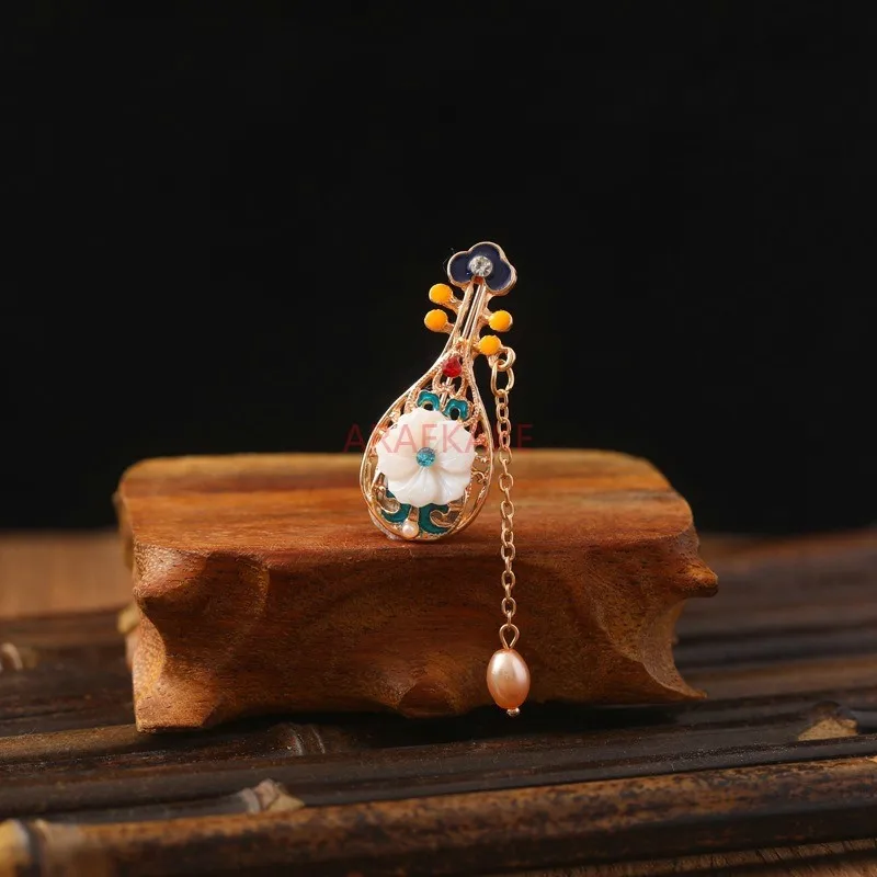 

Antique style, pipa, qipao button pendant brooch Hanfu tea clothing tassel retro new Chinese style jewelry