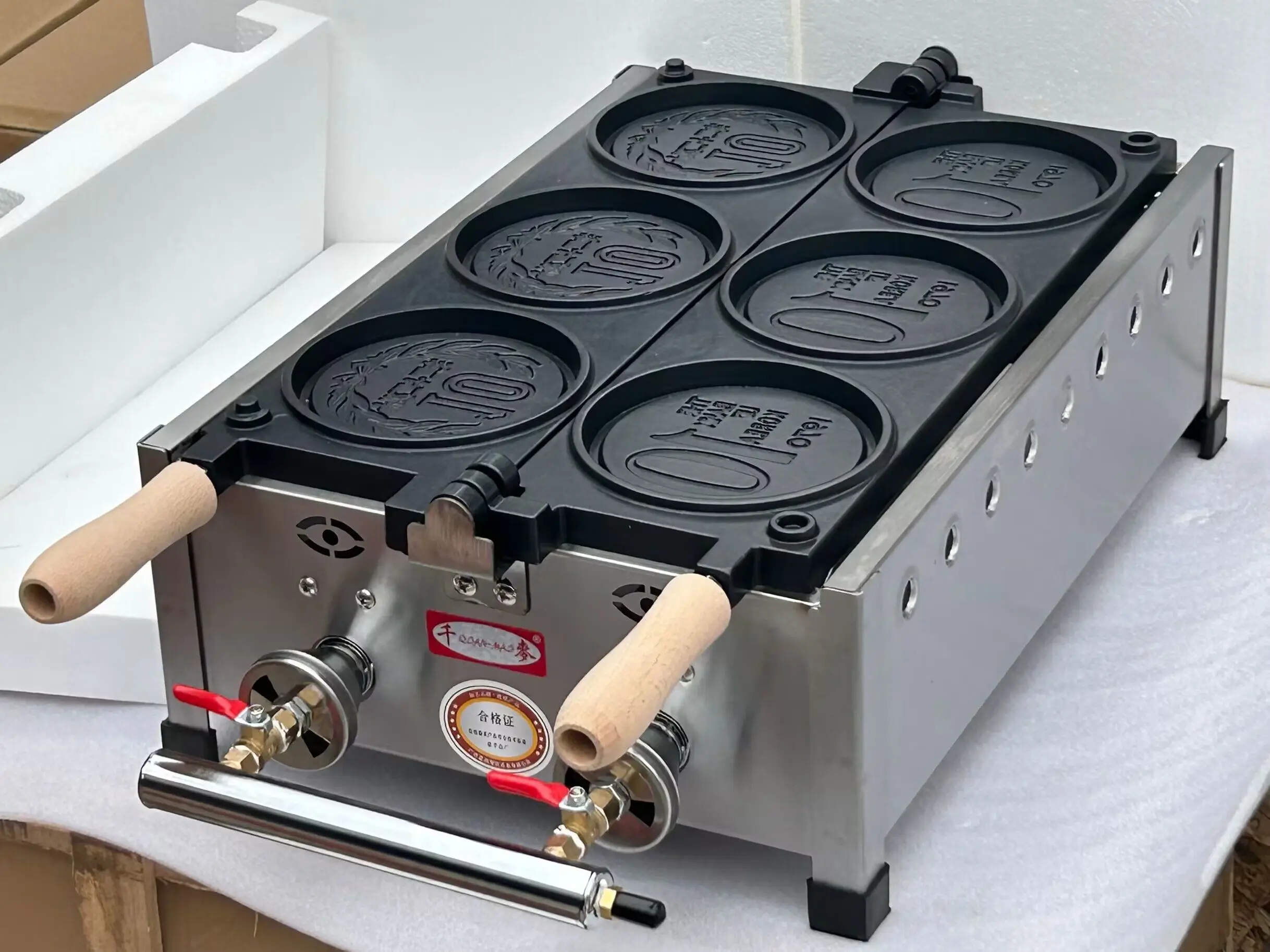 

Customized Snack Equipment New 4-piece Coin Commercial Waffle Maker Round Waffle