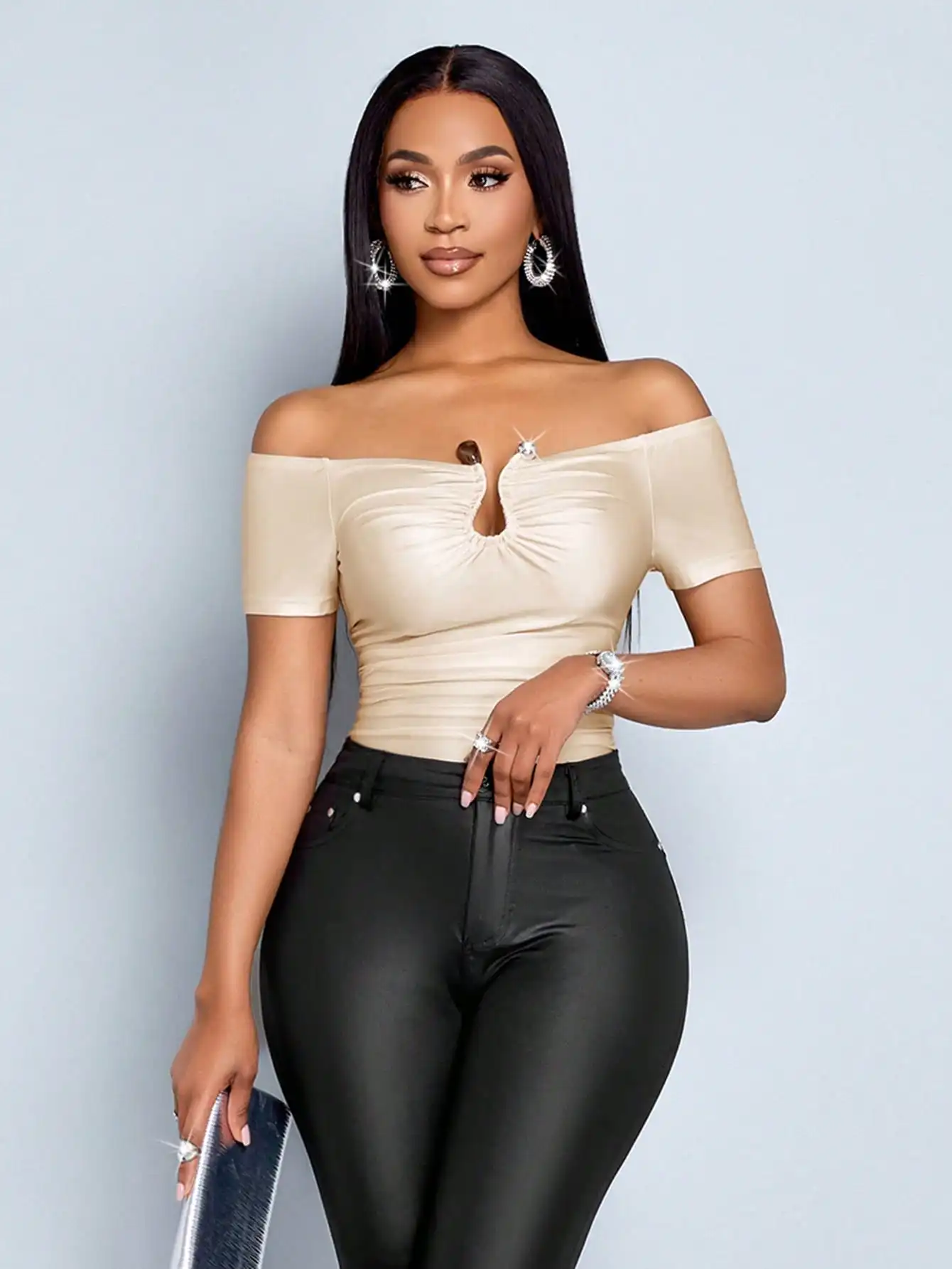 

Women's Off-Shoulder Short Sleeve Slim Fit Top with Ruched Detail and Keyhole