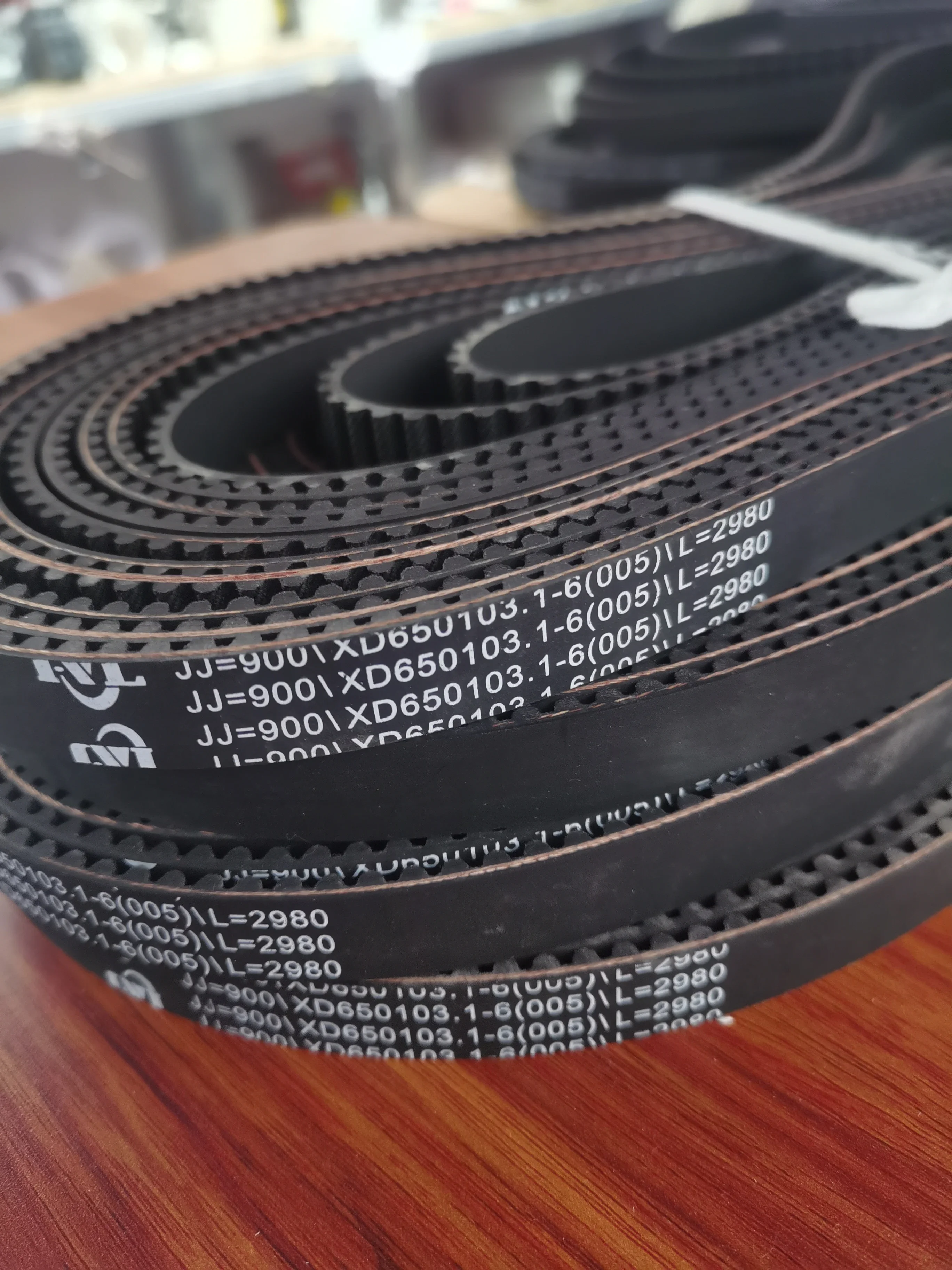 CANLI belt model: JJ = 900\ XD650103.1-6 (005) \ L = 2980     1pcs