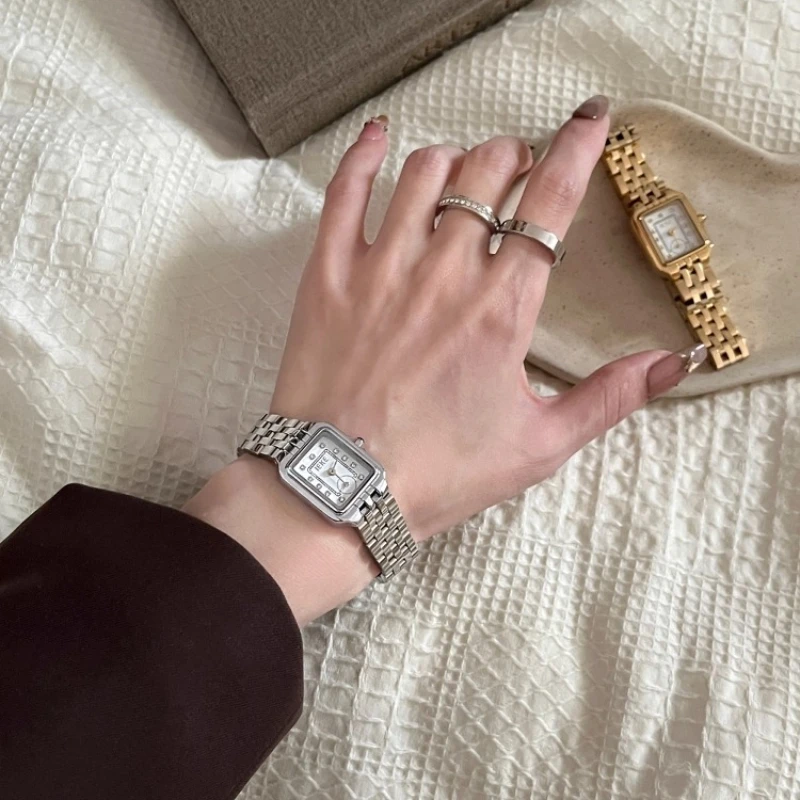 Classic Trend Ladies Watch Elegant Simple Light Luxury Student 2025 Waterproof Quartz Watch Birthday Gift