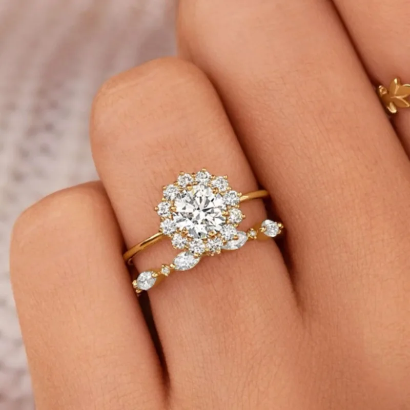 Custom Moissanite Gold Rings 18k 1 Carat Center 6.5mm Round Cut Moissanite Jewelry For Women