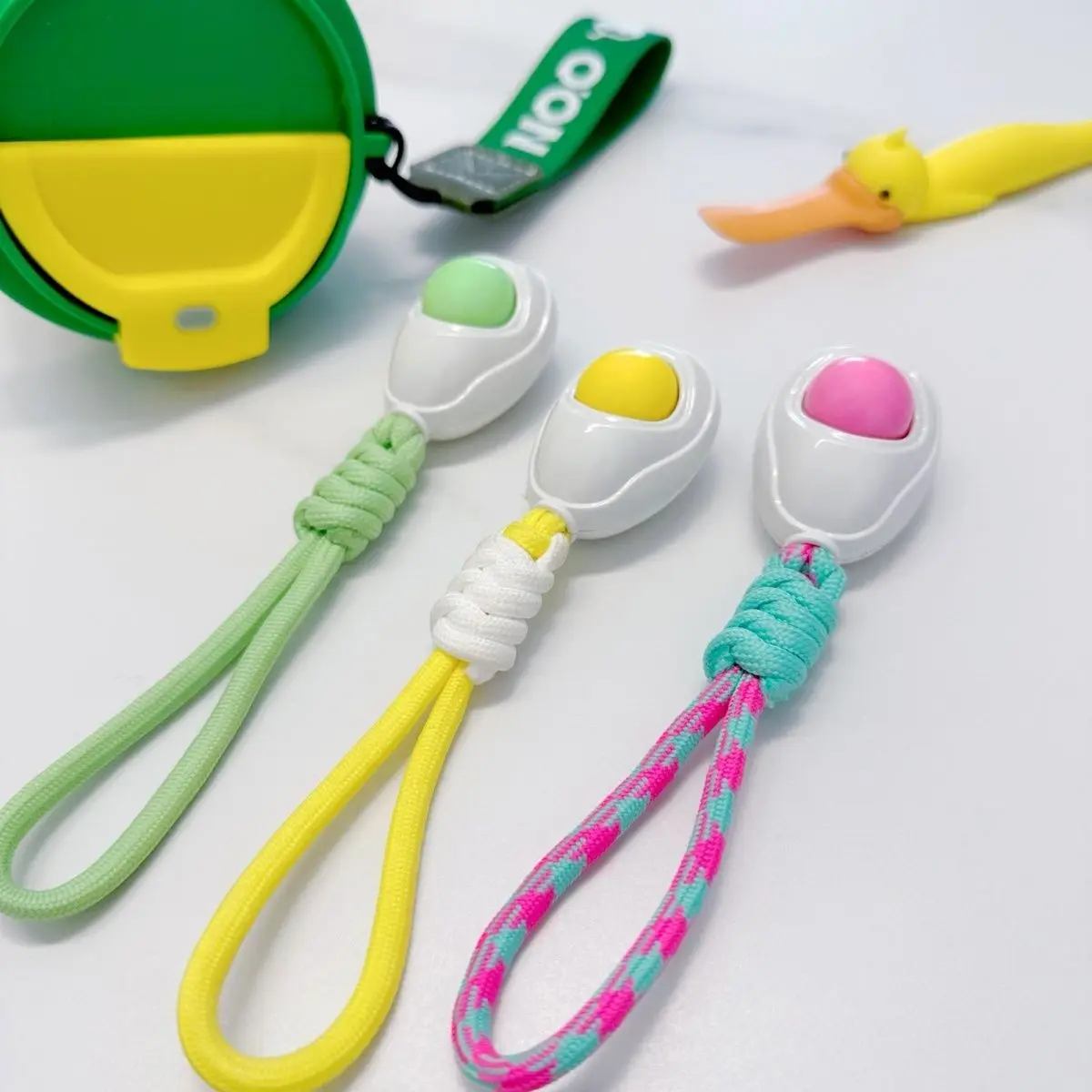 향기 나는 EDC 손가락 장난감 슬라이더 키체인 손가락 장난감 성인 스트레스 해소 ADHD 레저 손가락 장난감 3가지 색상