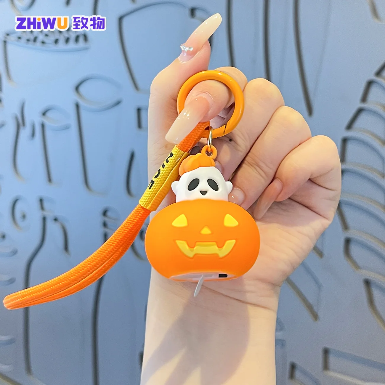 Creative Glowing Pumpkin Lamp Key Chain Unique Ghost Skull Halloween Pumpkin Lantern Keyring Women Men Car Bag Pendant Keyholder