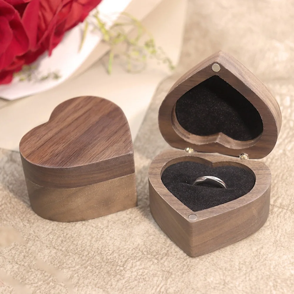 

Portable 1/2 Slots Heart Rings Holder Anti-collision Wedding Walnut Wood Rings Box Proposal Packaging Rings Bearer Box Propose