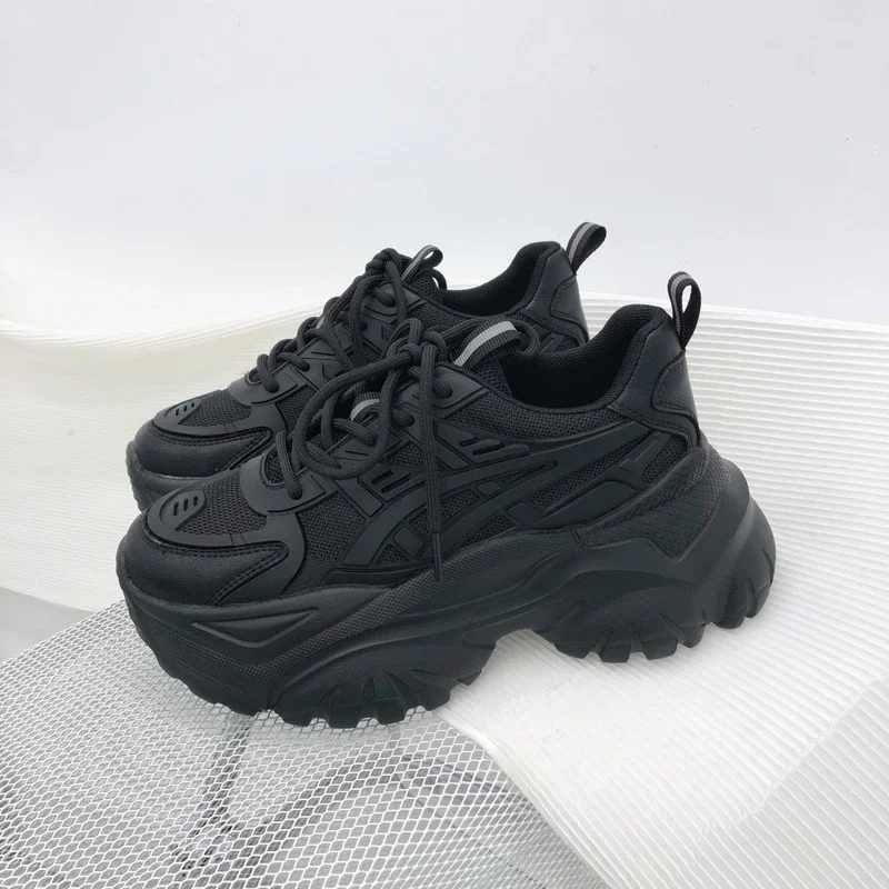 Sepatu ayah wanita, hitam 2025 Musim Semi dan Musim Gugur sol tebal kasual sepatu olahraga wanita Lace-up Mesh Platform Sneakers wanita