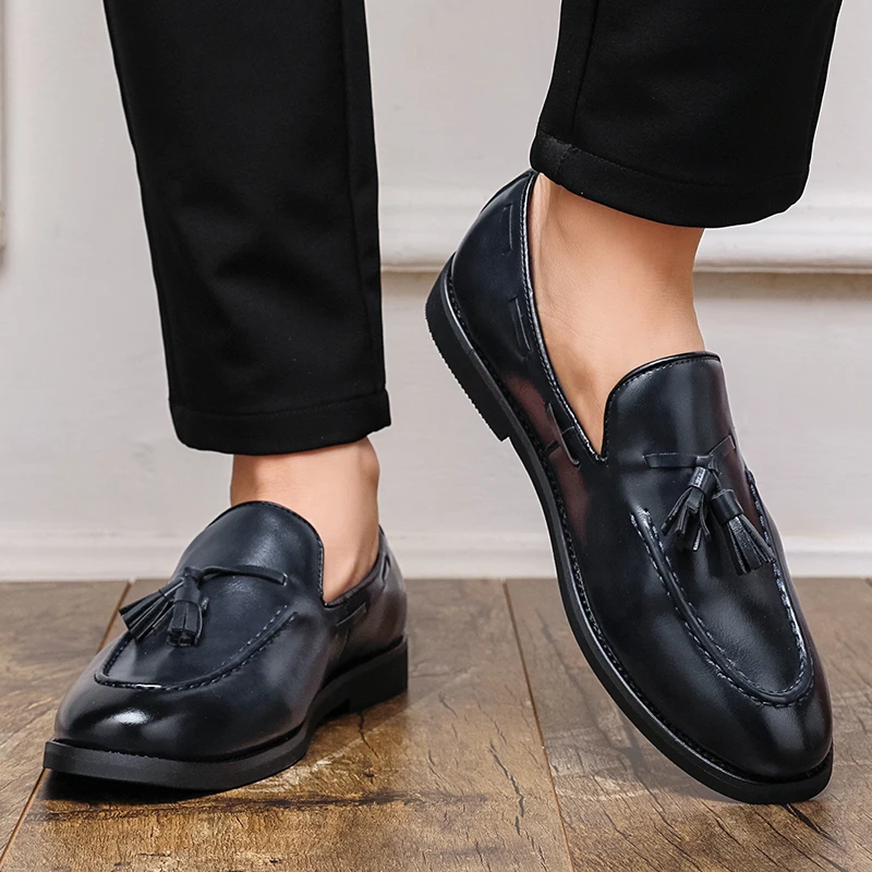 

Spring New Men's One-piece Tassel Shoes Bean Shoes Fashionable Brand Men's Pointed Comfortable Business Banquet Leather Shoes