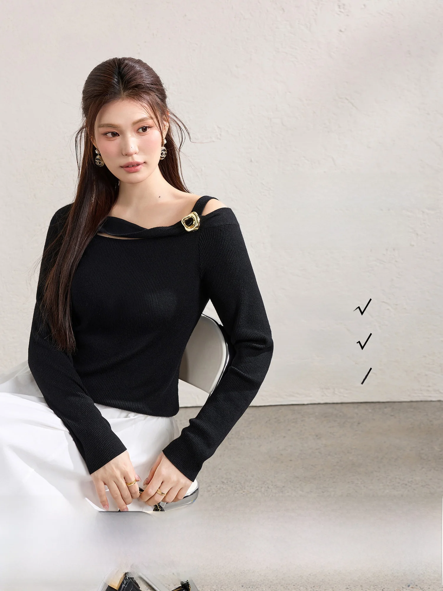 

Asymmetric oulder Bared Knitted Sweater plus Size Slimming Bla Wool Blend Spring New Sle from LAN YU Ladies Faion