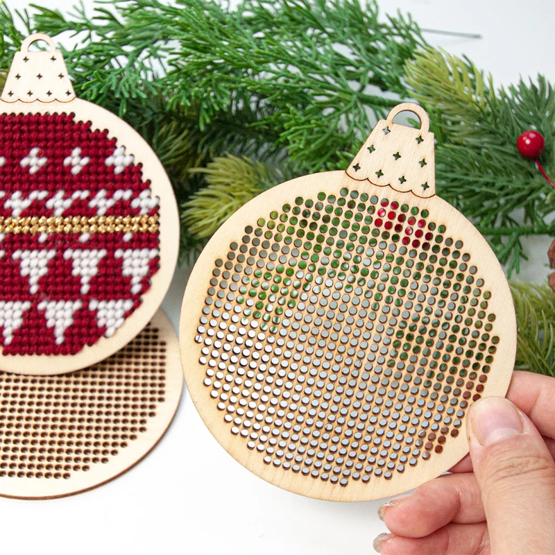 6Pcs Christmas Cross Stitch Hole Carving Wooden Pendant Embroidery Slices Diy for Xmas Holiday Christmas Tree Hanging Decoration