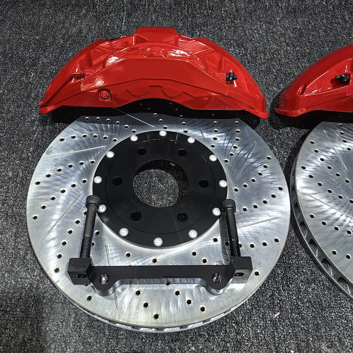 

Classic Red Front 10 Piston Brake Caliper 440mm Large Brake Kit forQX80 Automotive Brake System