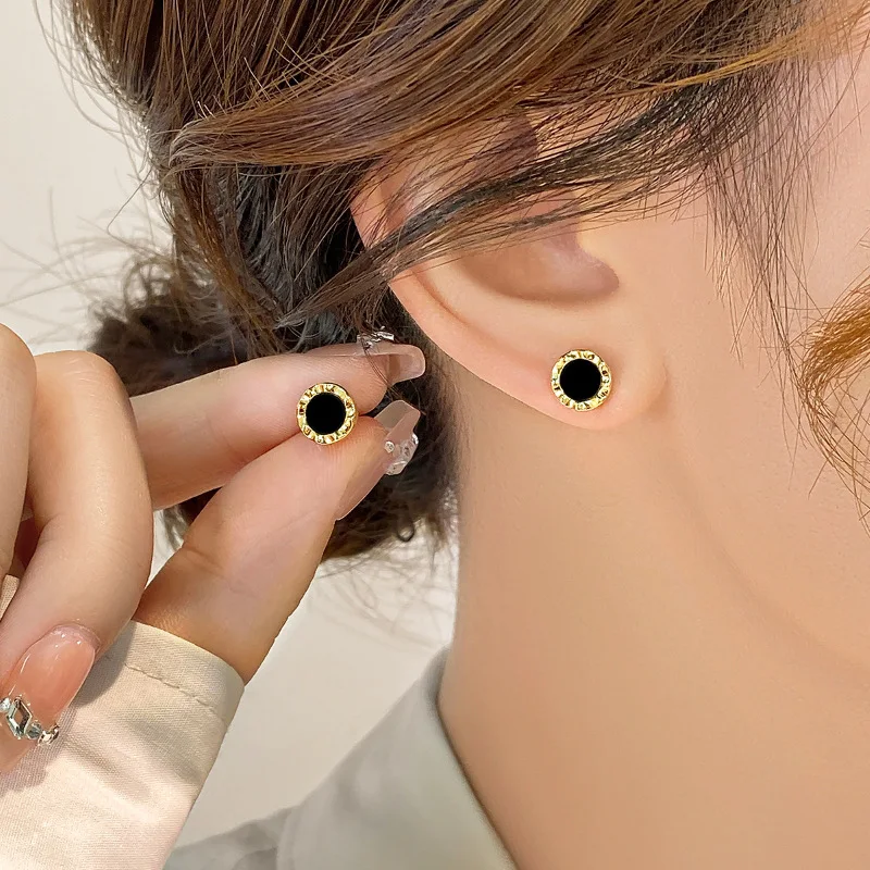 Classic Black Round Small Stud Earrings for Women Golden Color Simple Geometry Girls Trendy Earrings Punk Jewelry Gift