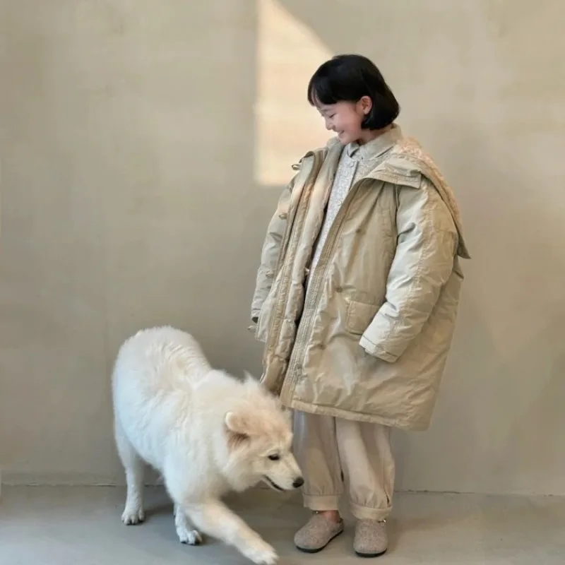 

Новинка 2025, утепленный пуховик средней длины для девочек в корейском стиле, зимняя теплая стильная детская куртка