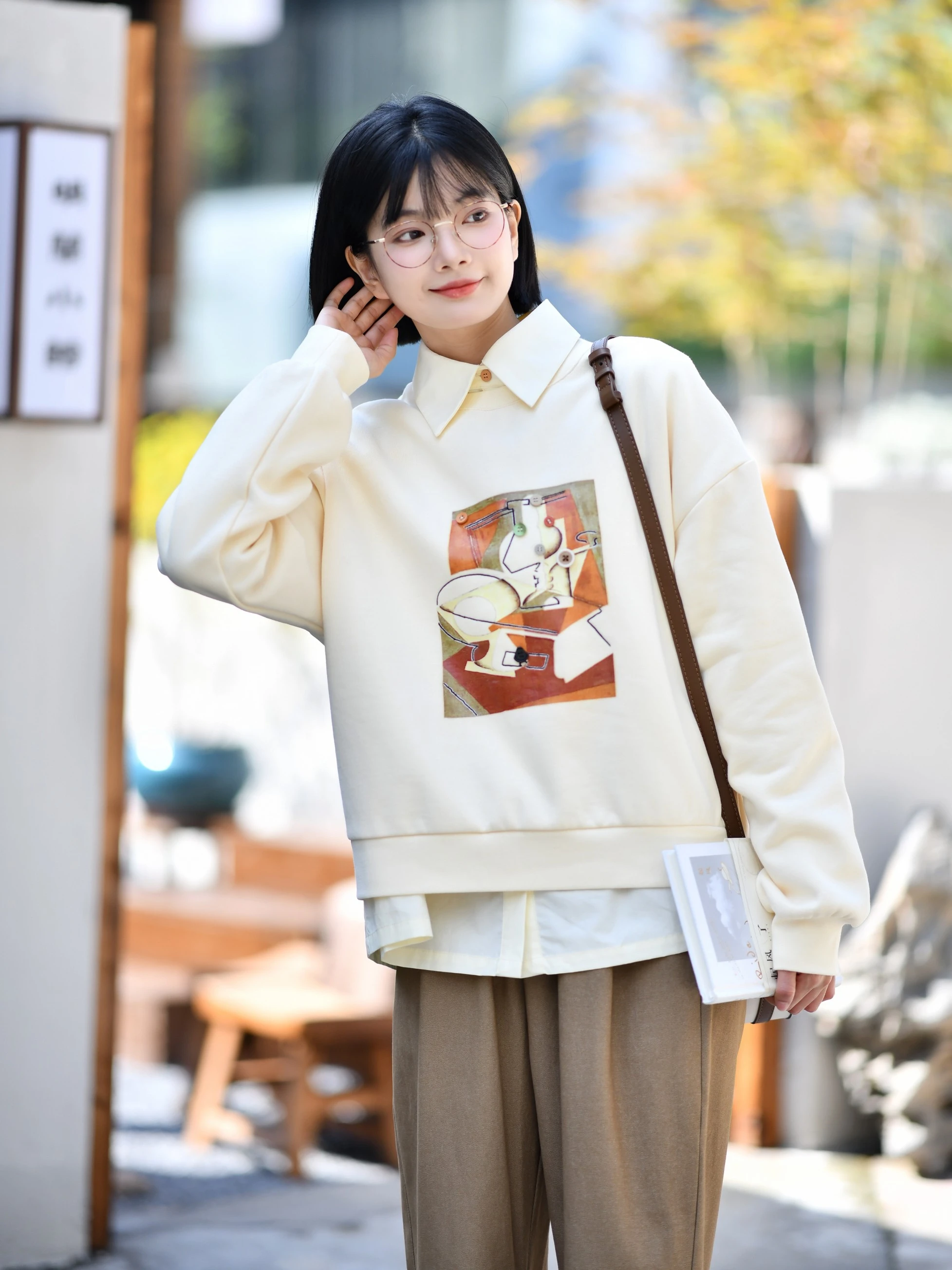 

Свободный свитшот Street Sle Round Ne с простым принтом и повседневные удобные брюки для стройного силуэта