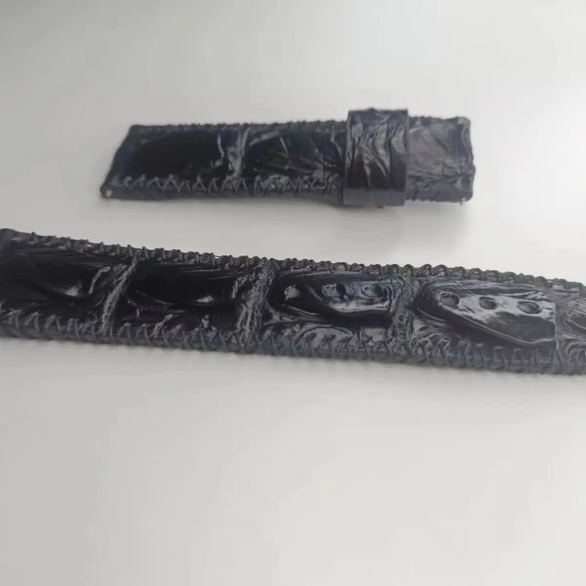 2026   Handmade genuine leather strap, crocodile leather tail flag, hand sewn strap, men's domineering new high-end watch strap