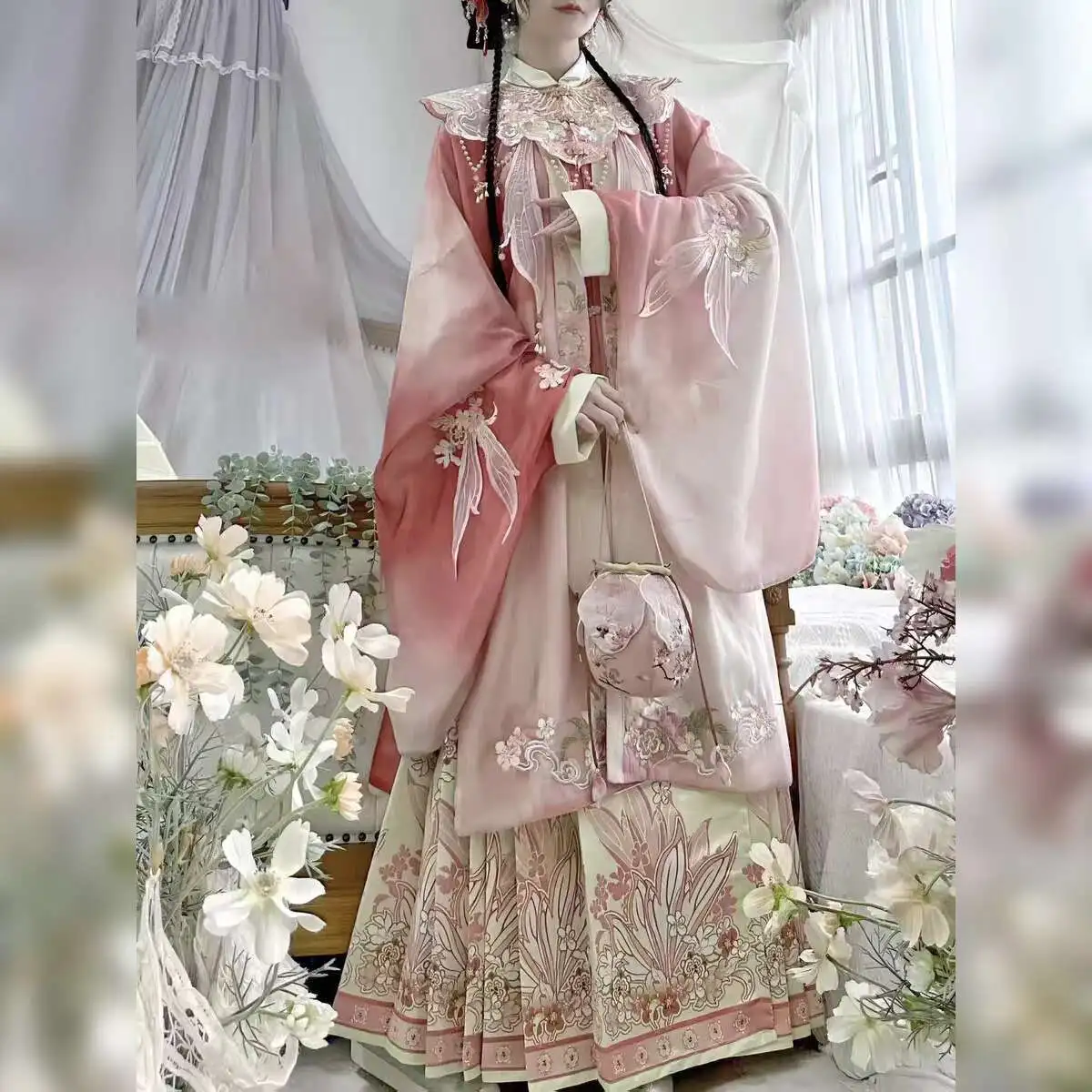 Women in Hanfu[Xiaotiantian]Ming embroidery cloud shoulder standing collar cardigan, horse face skirt, pink hairpin flower set