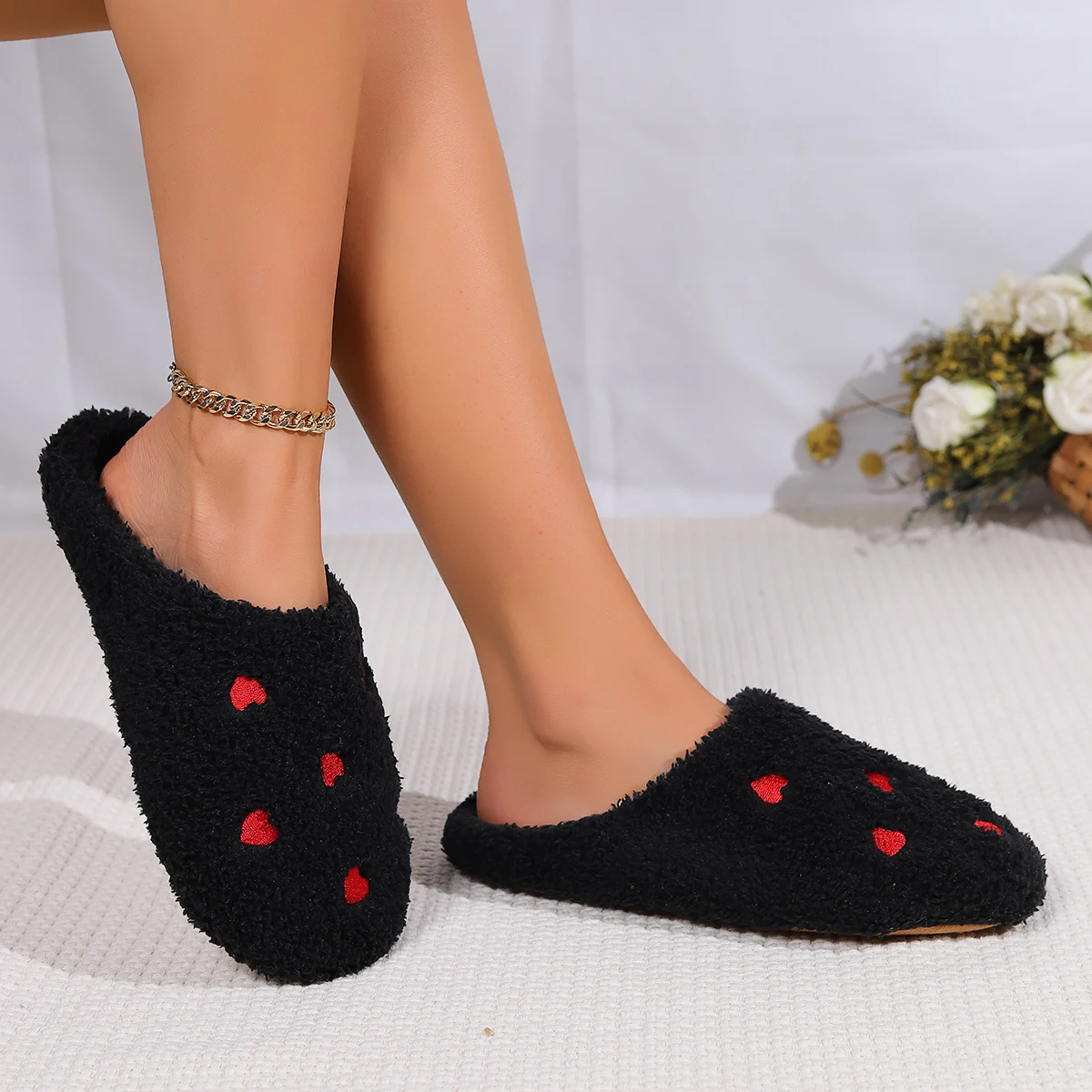 

Winter Women's Heart-Shaped Slippers Love Mute Soft Sole Shoes Indoor Comfortable Cute Silent Carpet Light Living Room