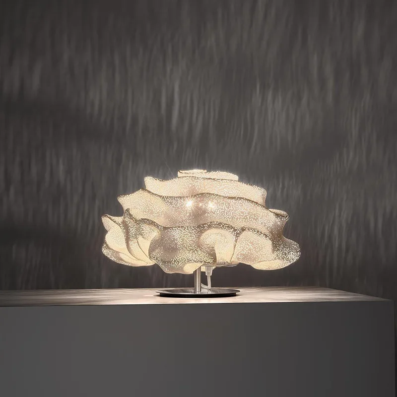 Study desk Tulip desk lamp Creative bedside flower lamp