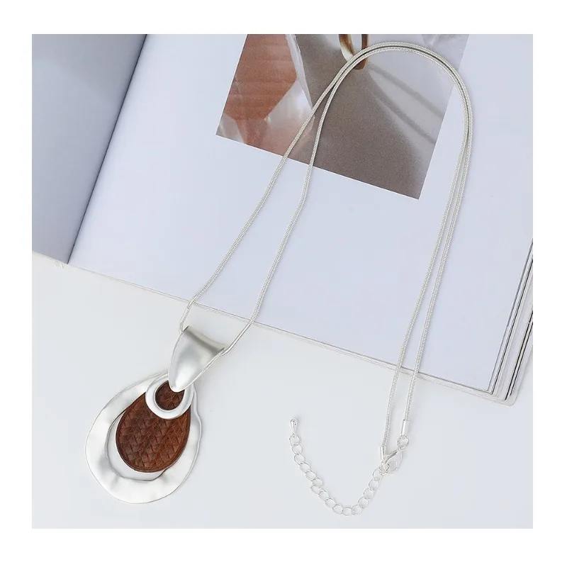 

Popular Women's High-end Wood Long Jewelry Retro Simple Necklace Pendant Sweater Chain