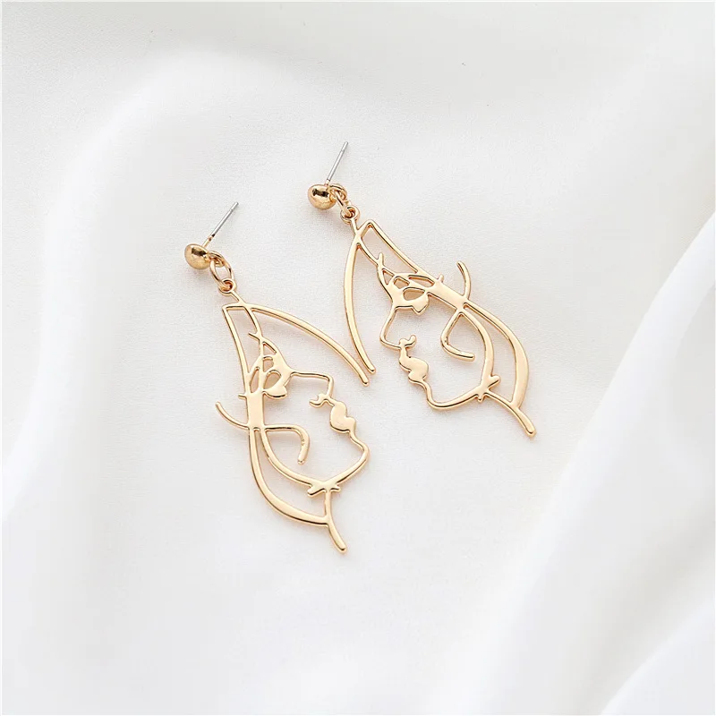 Retro Hollow Out Face Dangle Earrings for Women Unique Design Statement Metal Drop Earrings Fashion Party Jewelry Christmas Gift