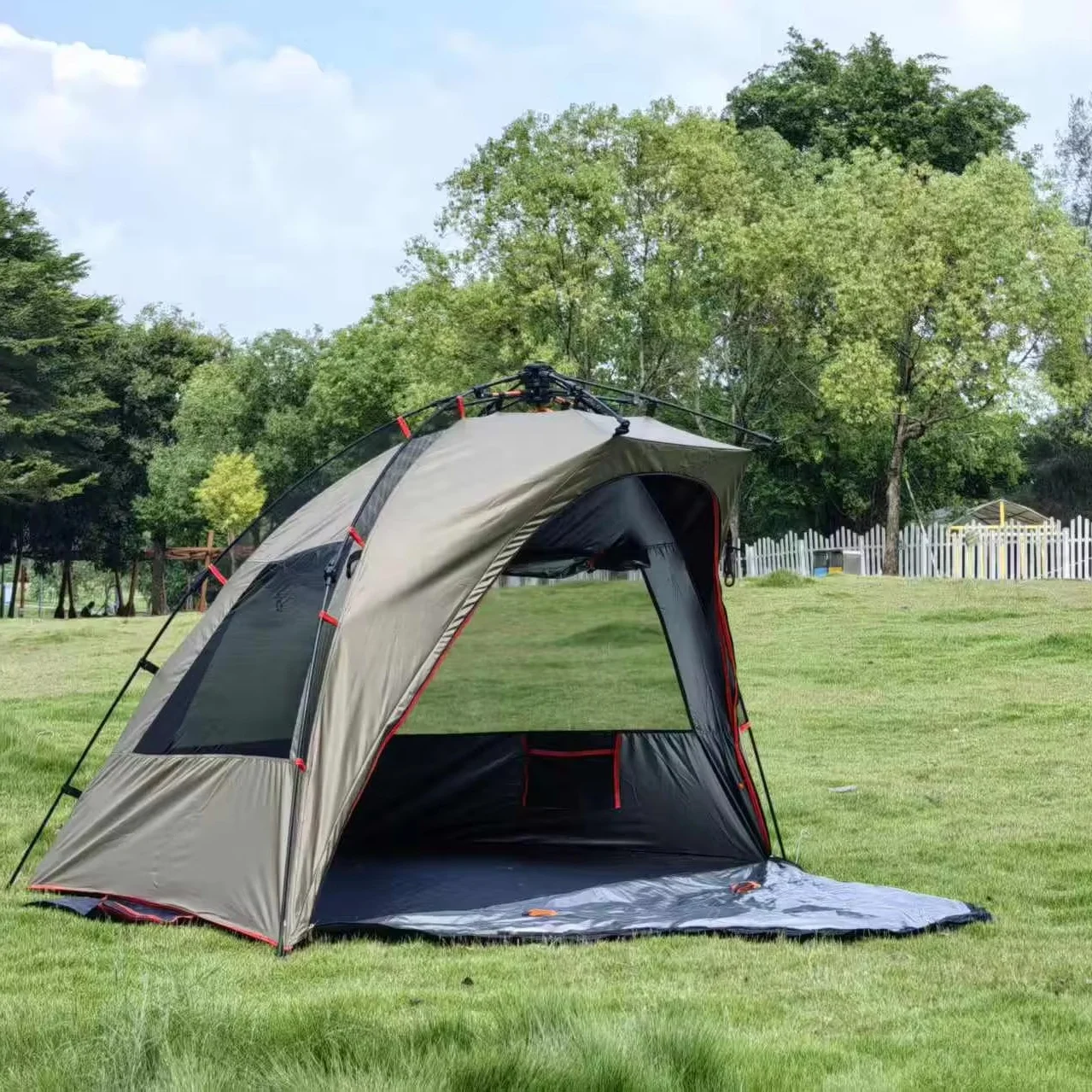 

Fully Automatic One-Bedroom Oxford Beach Tent for 1-2 People Black/Silver UV Protection 1500-2000mm Waterproof Quick Opening