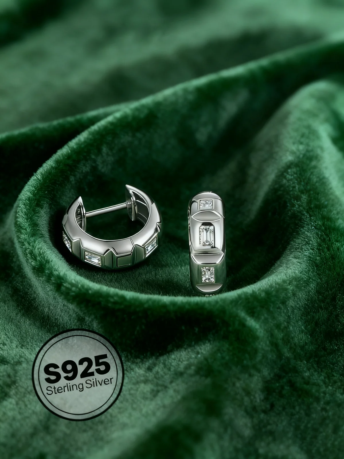 

HFE Hoop Earrings D VVS1 Shining Emerald Cut Moissanite 925 Solid Silver Plated K Gold Fashion Hip Hop Style unisex