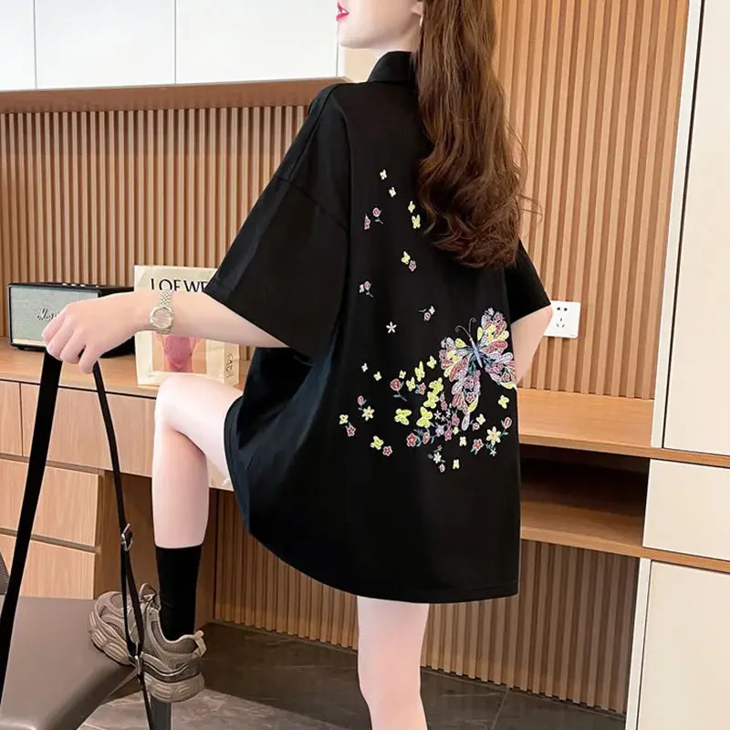 تي شيرت صيفي برقبة بولو للنساء تي شيرت نسائي جرافيك ملابس على الطراز الكوري ملابس شبابية جميلة أصلية