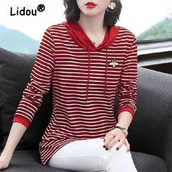 Women Clothing Korean Fashion Striped Patchwork Hoodies Casual Bee Embroidery Long Sleeve Hooded Sweatshirts Loose Pullover Tops