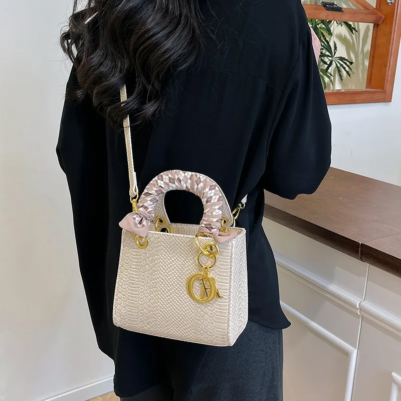 

Авангардная дизайнерская большая сумка женская минималистичная сумка через плечо винтажный кожаный кошелек пригородная парижская большая вместимость