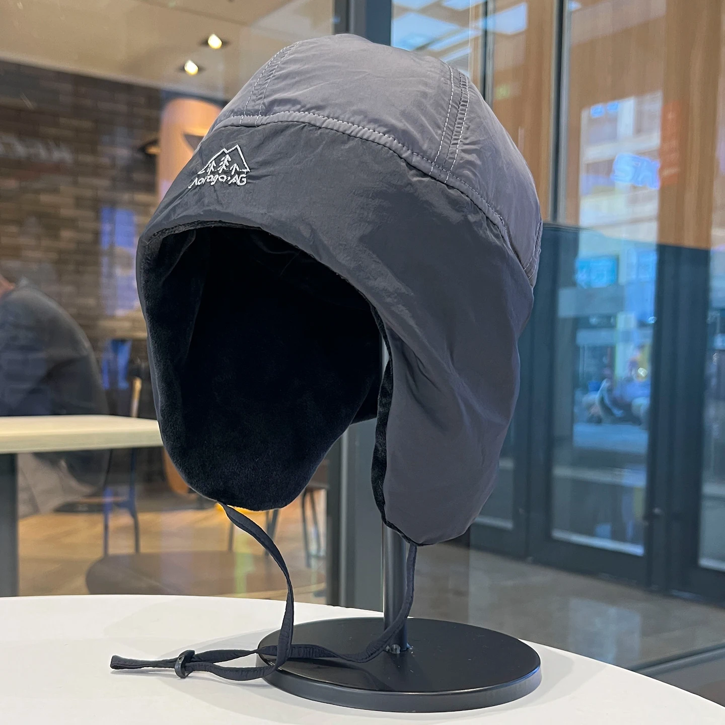 2025 جديد مصمم في الهواء الطلق التطريز إلكتروني سدادات حماية الأذن الدافئة منفذها قبعة للنساء الرجال المخملية اصطف Brimless الدراجات الطيار قبعة