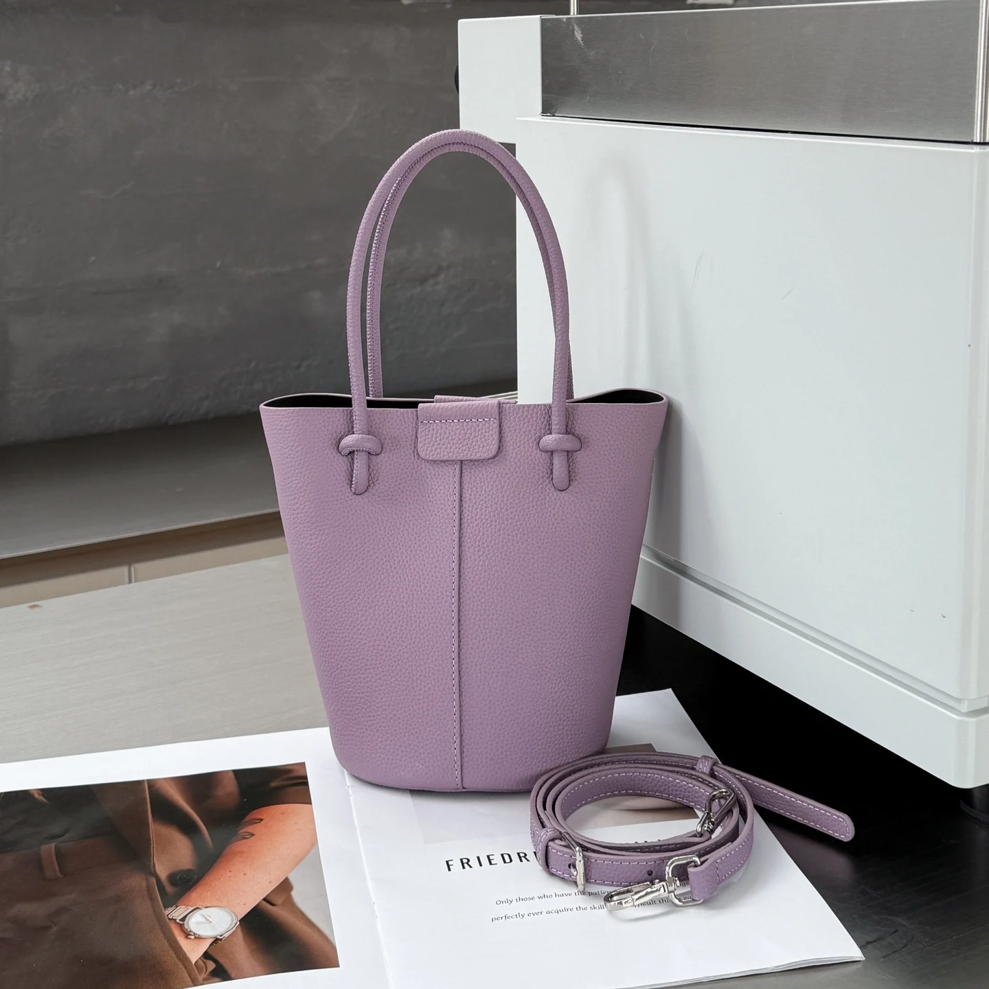 

Genuine Grade Cow Leather Fashion Women's Shoulder Crossbody Bucket Bag Luxury Designer Brand Female Fashion Ladies Handbag New