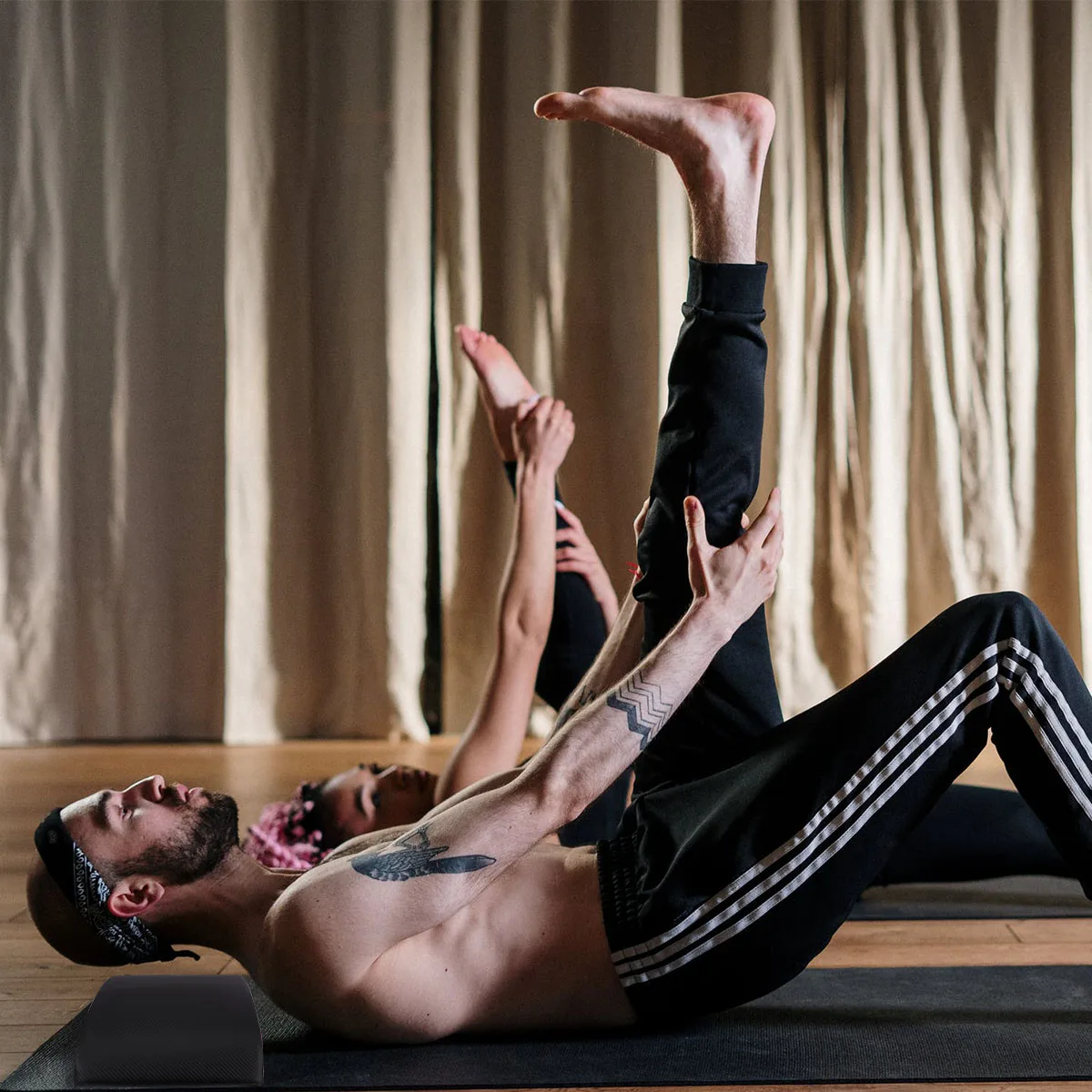 

1Pcs Durable Abdominal Mat Sit Portable for Full Range of Ab Workouts Back Support Anytime Anywhere Black Red