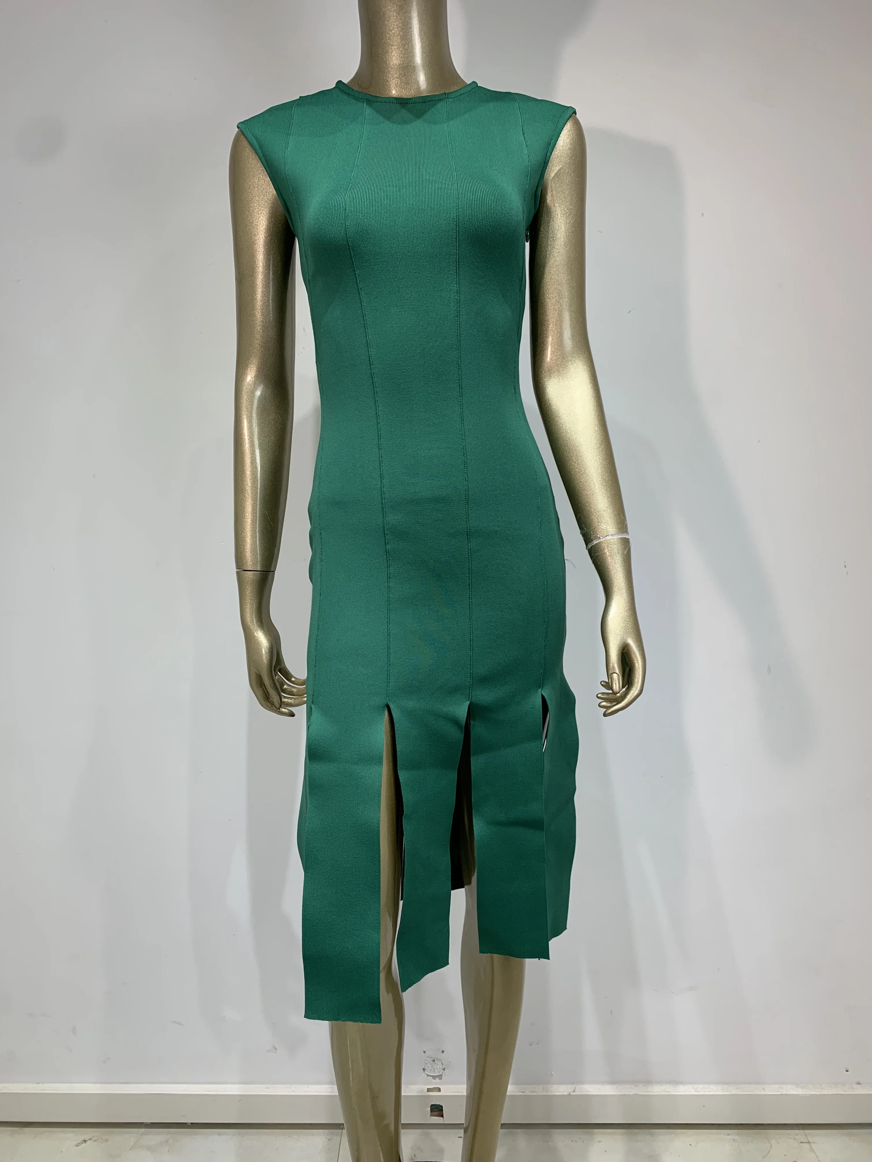 

2025 Women Designer Green Bandage Dress Elegant Sleeveless O Neck Split Hem Knee Length Bodycon Celebrity Evening Party Gowns