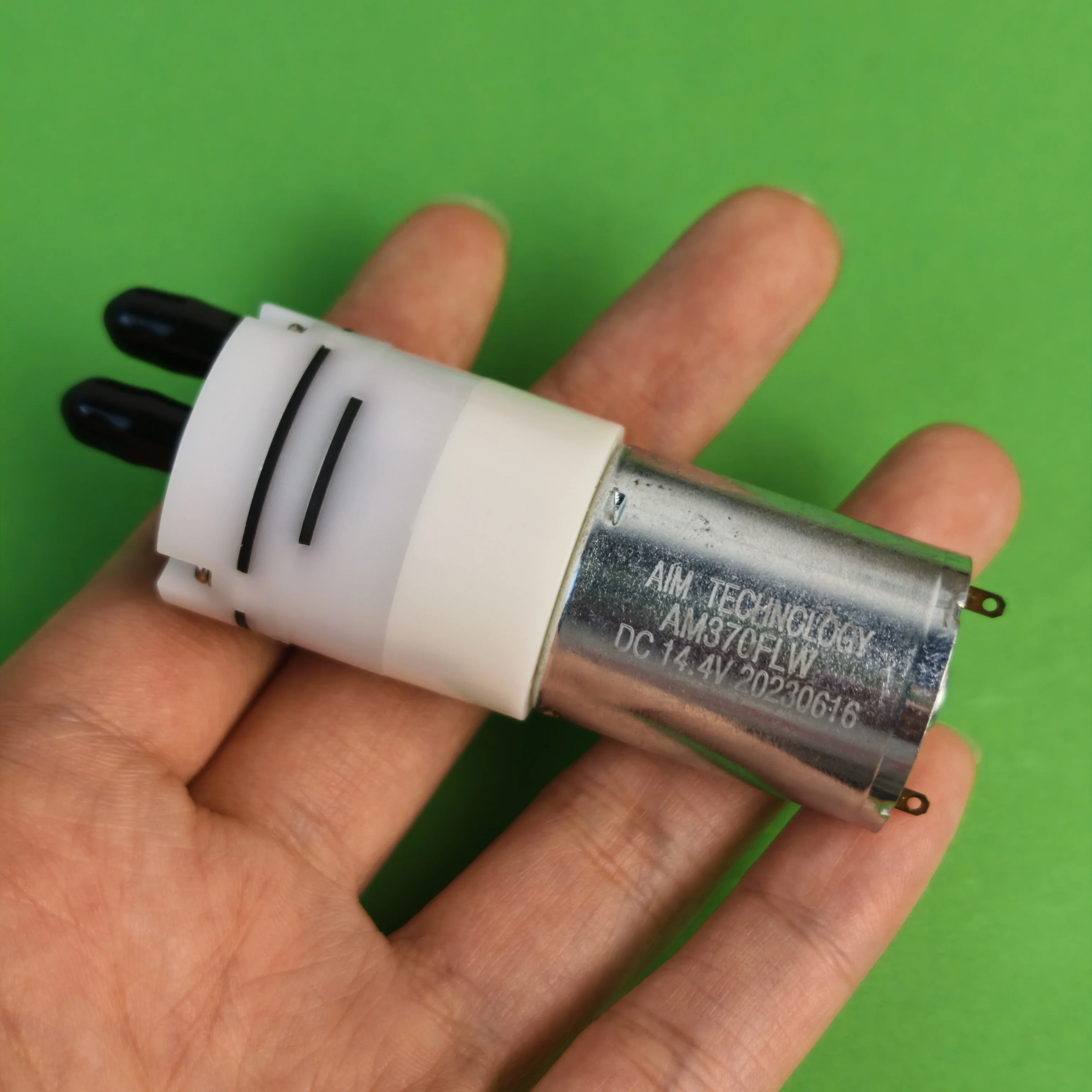 

Миниатюрный диафрагменный насос 27 мм 370, 12В/14.4В постоянного тока, низкопоточный, бесшумный, для роботов-пылесосов