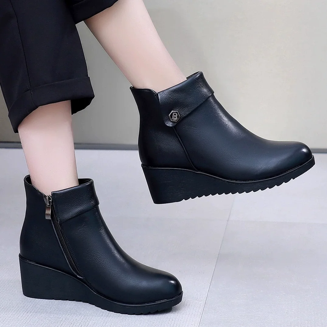 

GKTINOO Genuine Cow Leather Women Ankle Boots Plush Warm Wedge Comfortable Booties Autumn Winter Shoes Platform Large Size 35-43