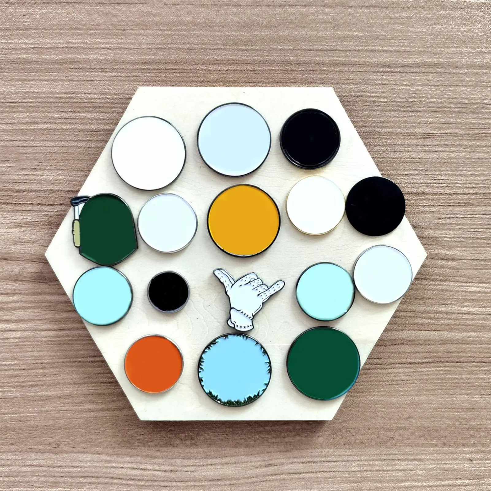 

Golf Marker Display Stand Wall Mounted Marker Stand For Golf Golfer Accessories Coin Trays Golf Storage Board For Storing