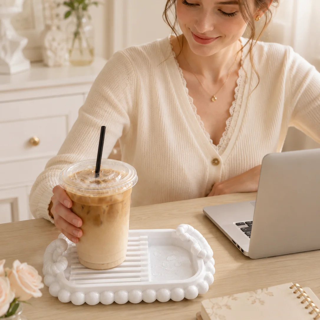 Compact Ins-Style Horn-Shaped Condensation Water Drainage Tray, White Beaded Edge Coaster, Space-Saving Desktop Organizer, Suitable for Bedroom, Bathroom, and Office Workstations
