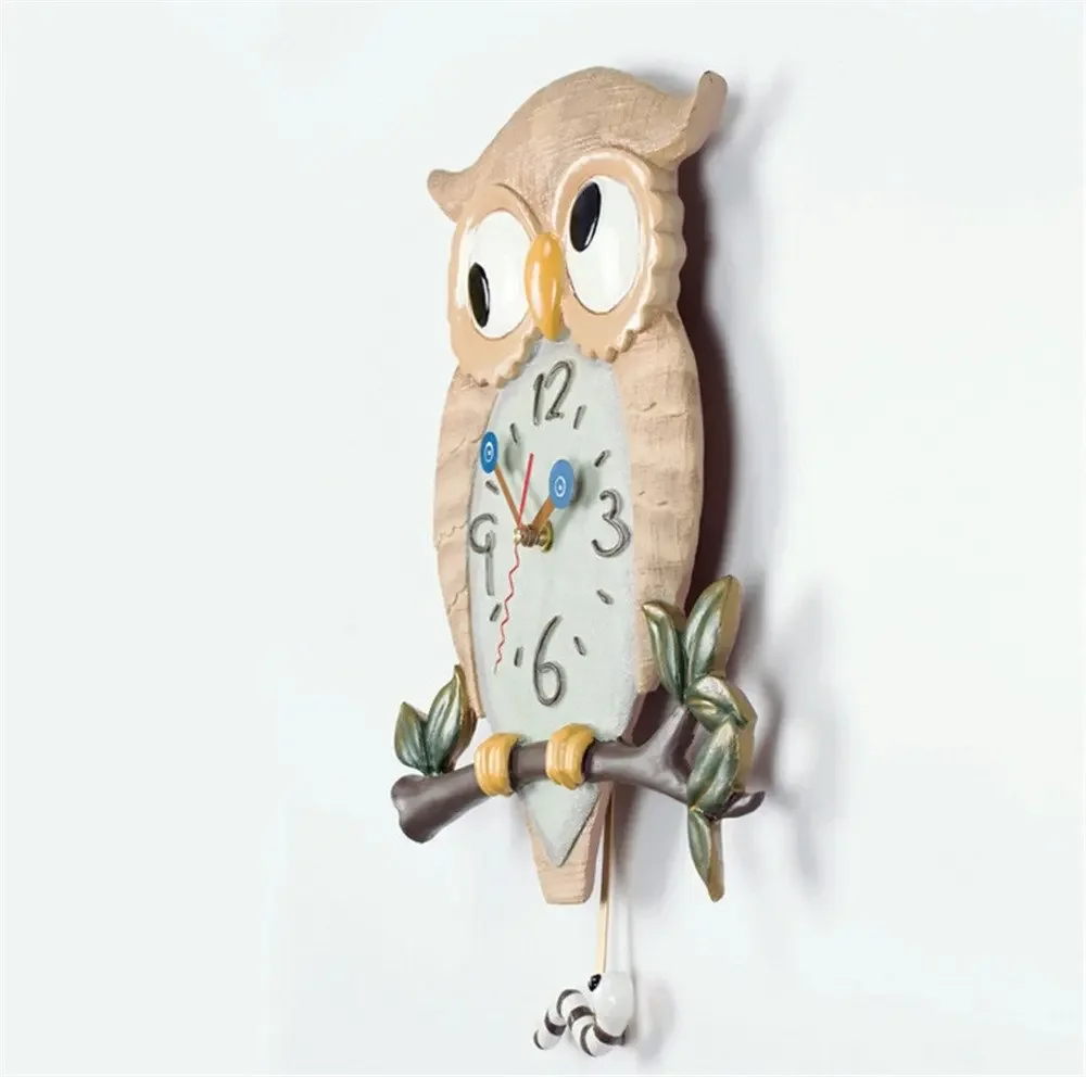 Kiso Classic Fashion Living Room Rural Owl Shape Art Wall Clock