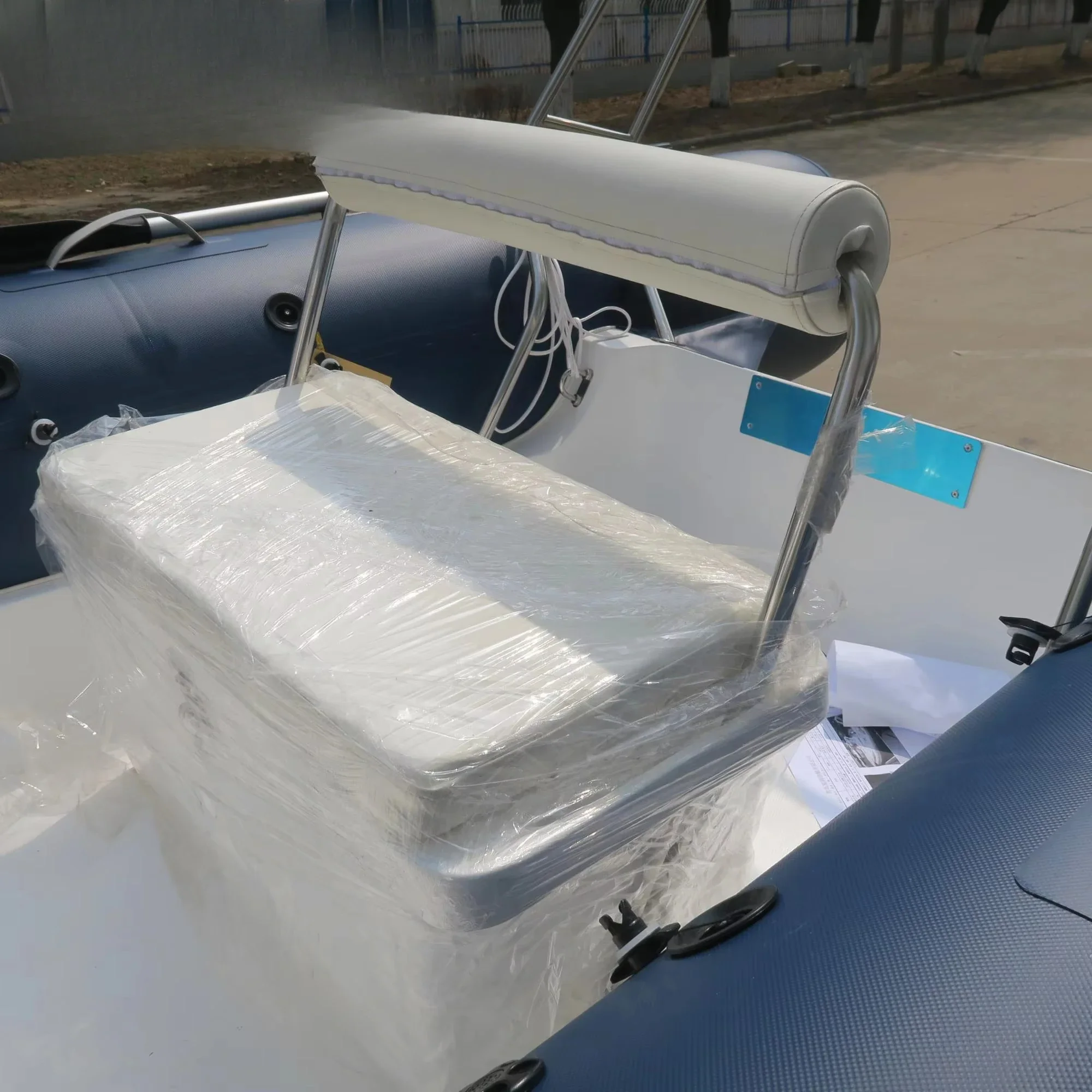 Perahu RIB-520 Fiberglass Tiup Mewah 1.2mm 5.2m PVC/hypalon Laris Manis